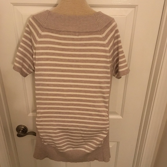 Short Sleeve Sweater - Picture 2 of 3